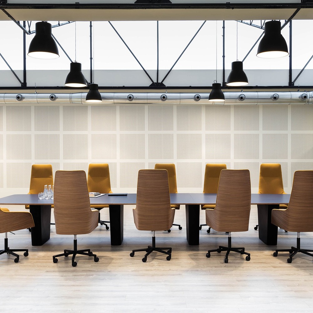 Andreu World Alya Executive