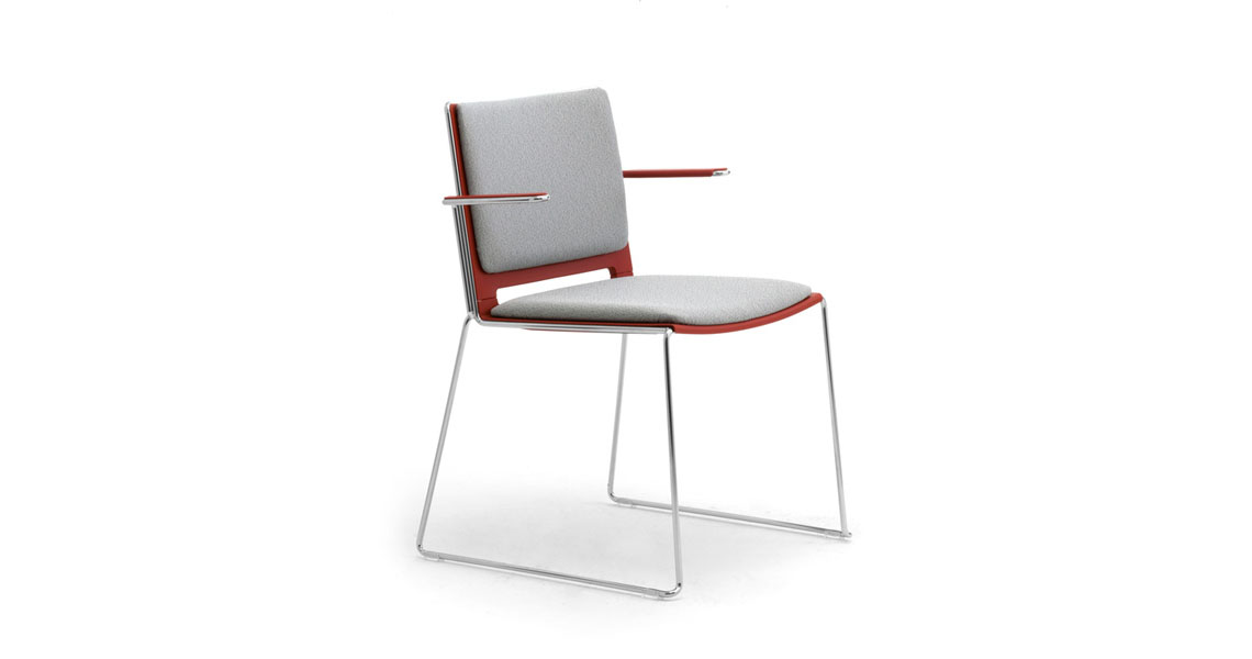 Leyform LaMia 4-leg conference chair with writing tablet