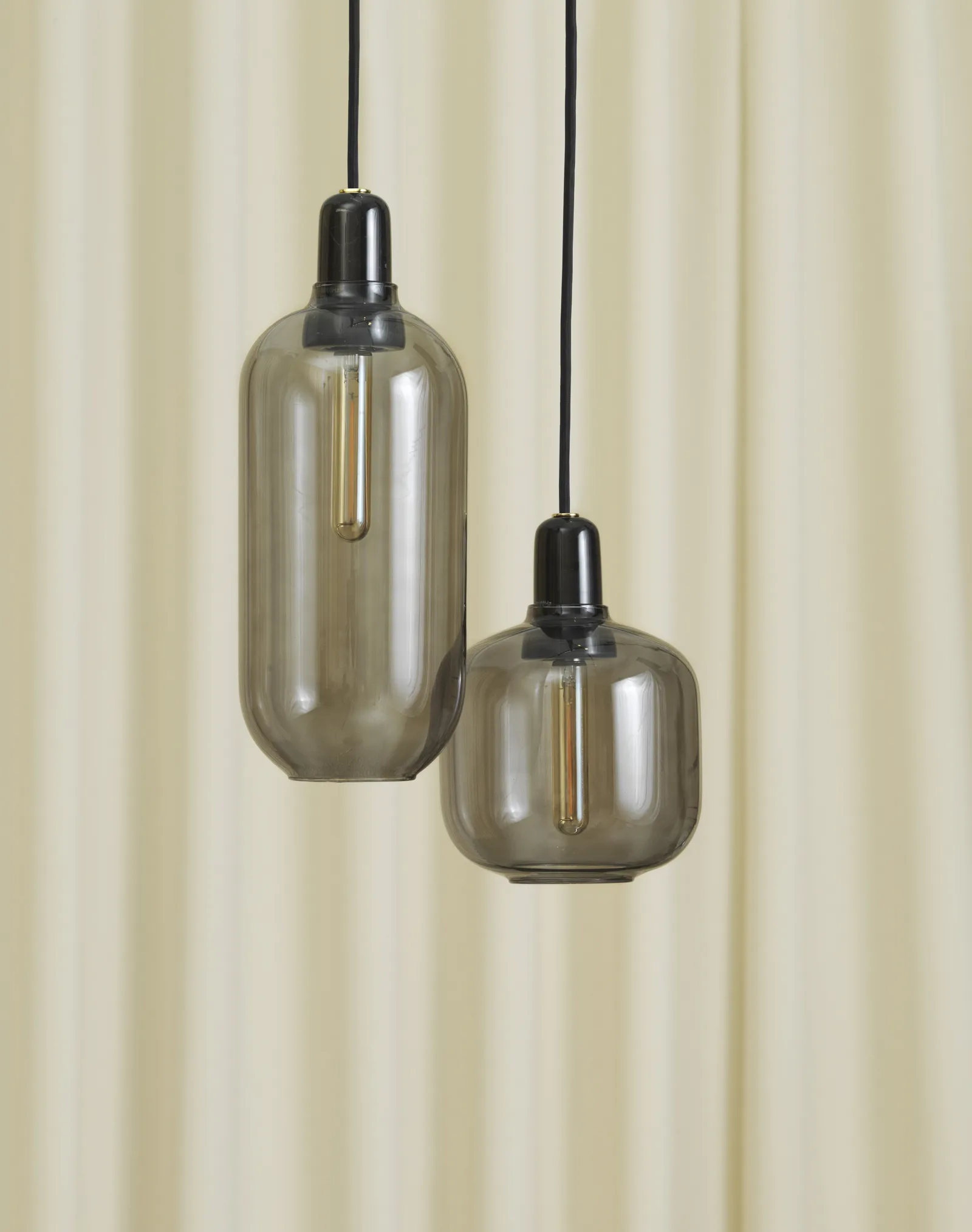 Normann Copenhagen Amp Lampe groß EU rauchschwarz – Bild 4