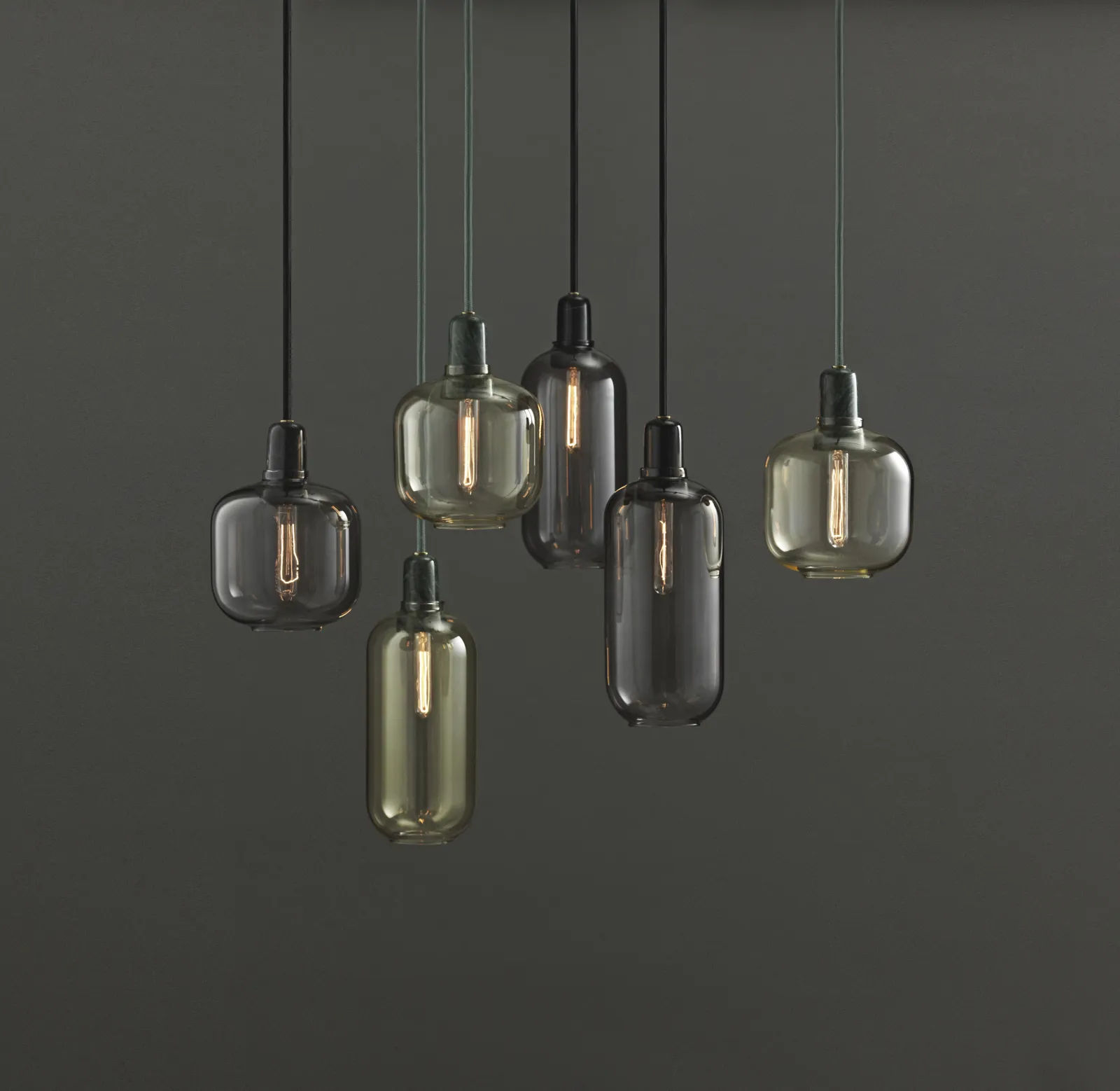 Normann Copenhagen Amp Lampe groß EU rauchschwarz – Bild 8