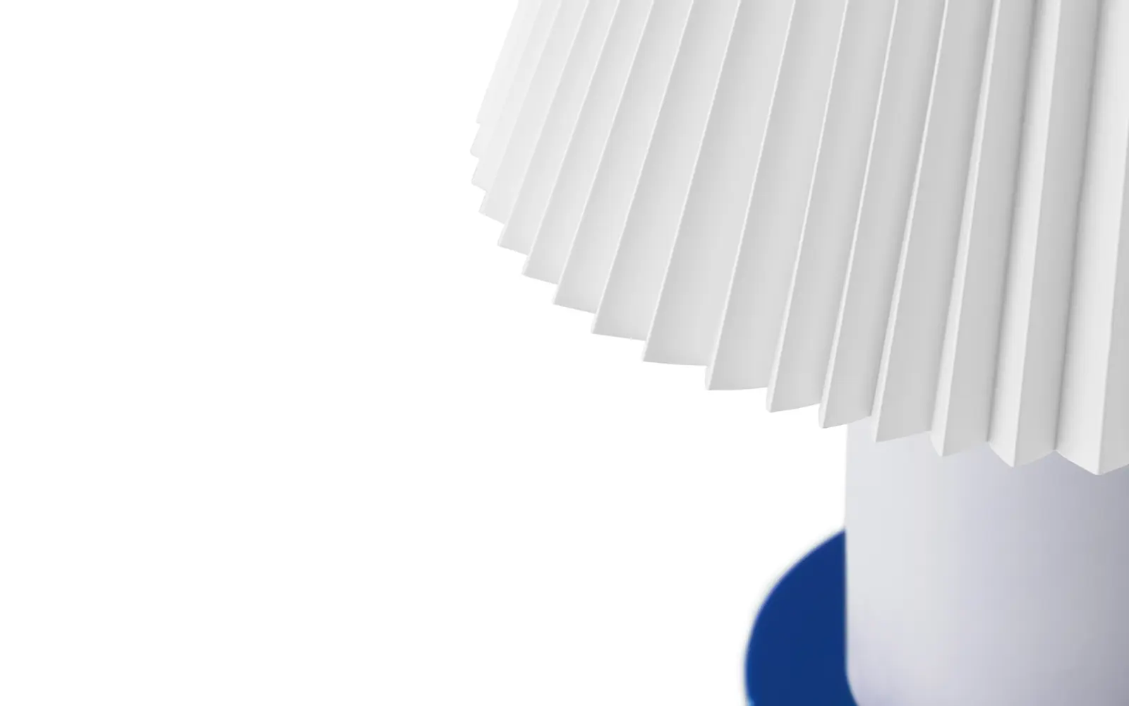 Normann Copenhagen Cellu Tischlampe EU Klein hellblau – Bild 2