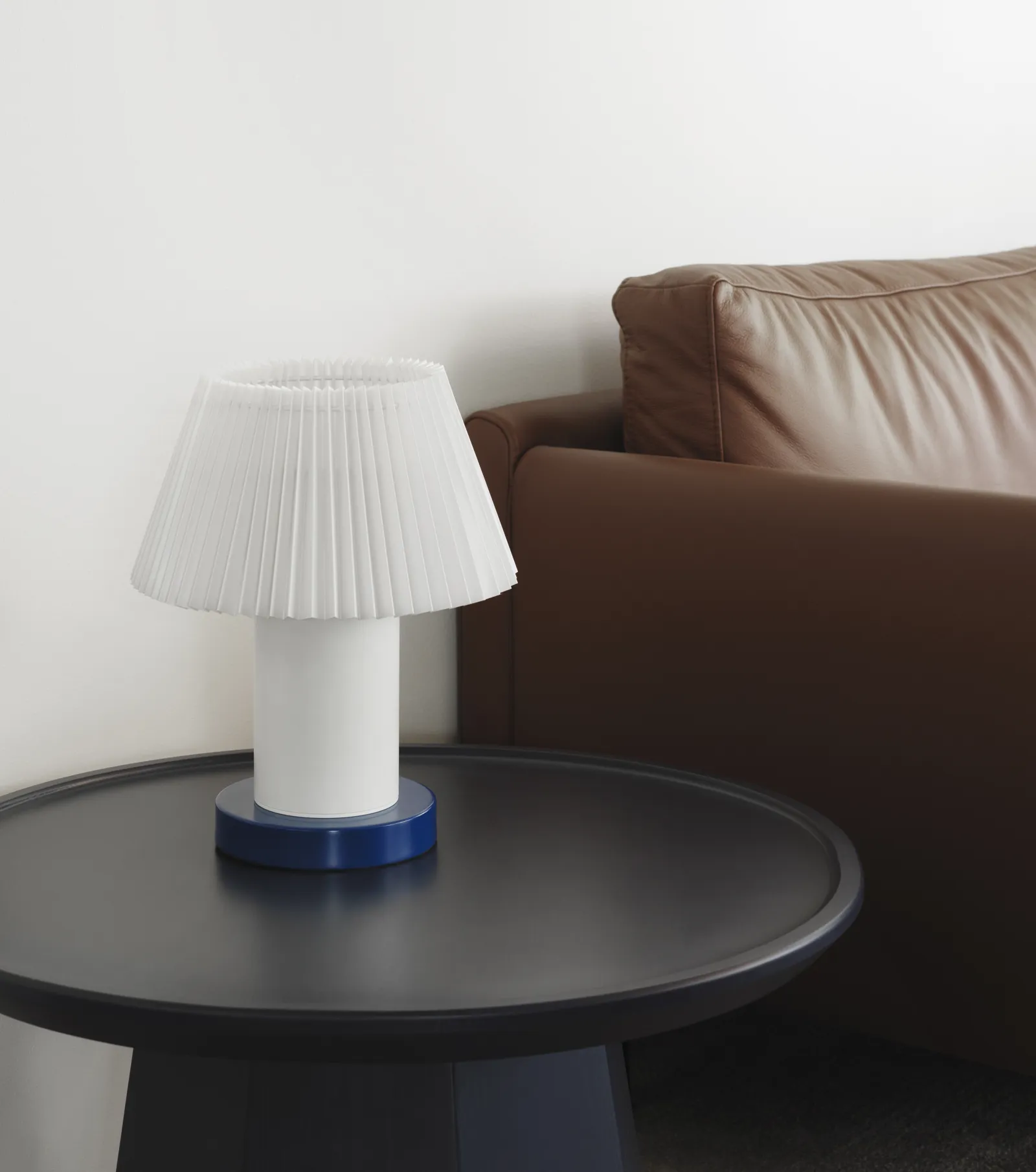 Normann Copenhagen Cellu Tischlampe EU Klein hellblau – Bild 7