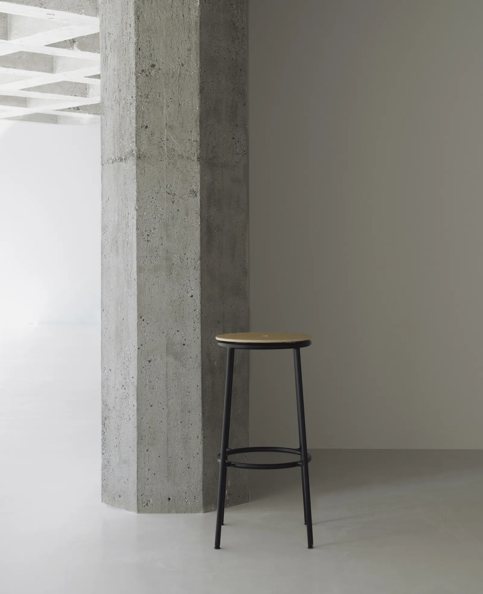 Normann Copenhagen Circa Barstuhl 75 cm schwarze Eiche – Bild 3