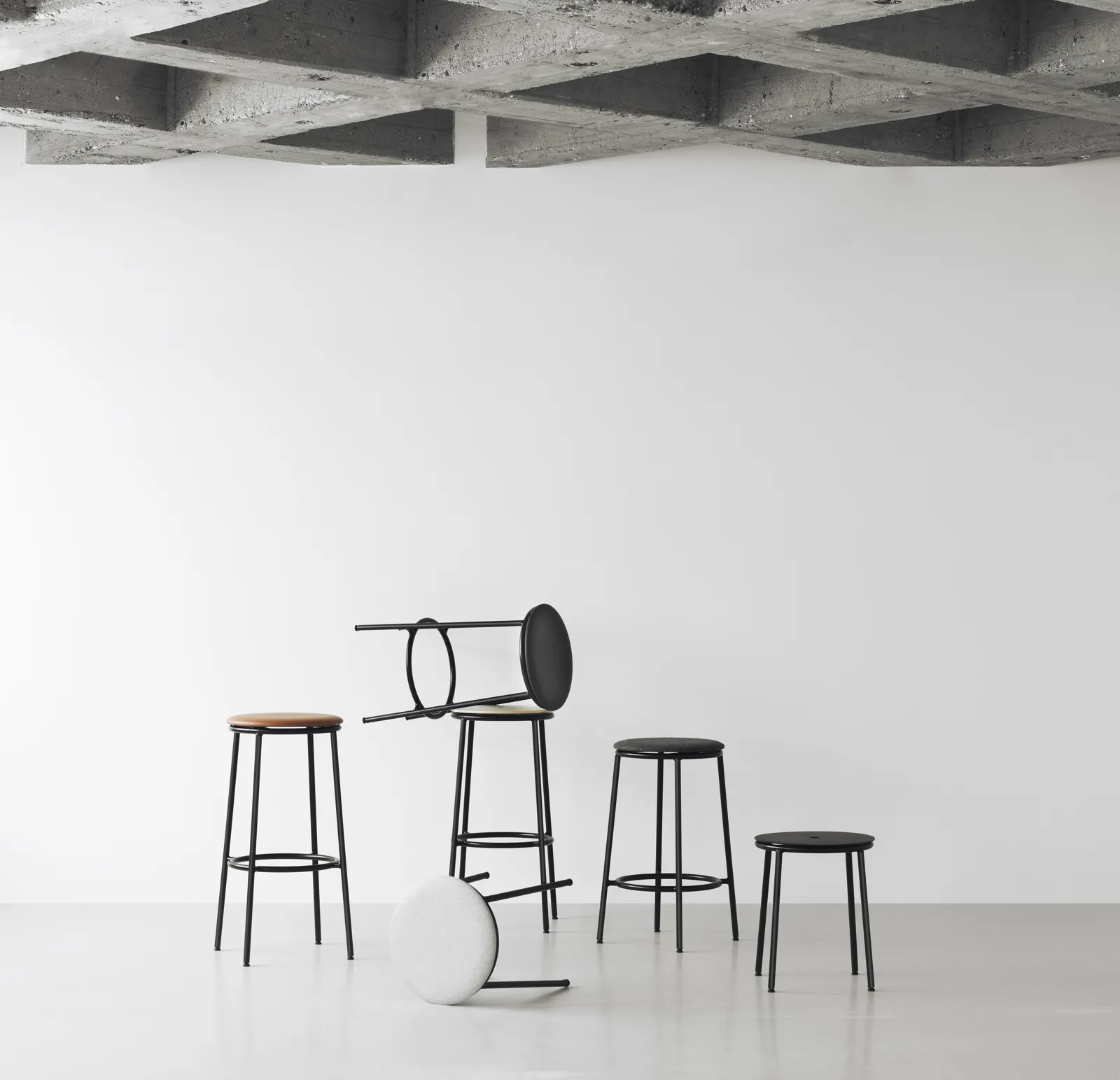 Normann Copenhagen Circa Stool Upholstery Ultra Leather – Bild 5