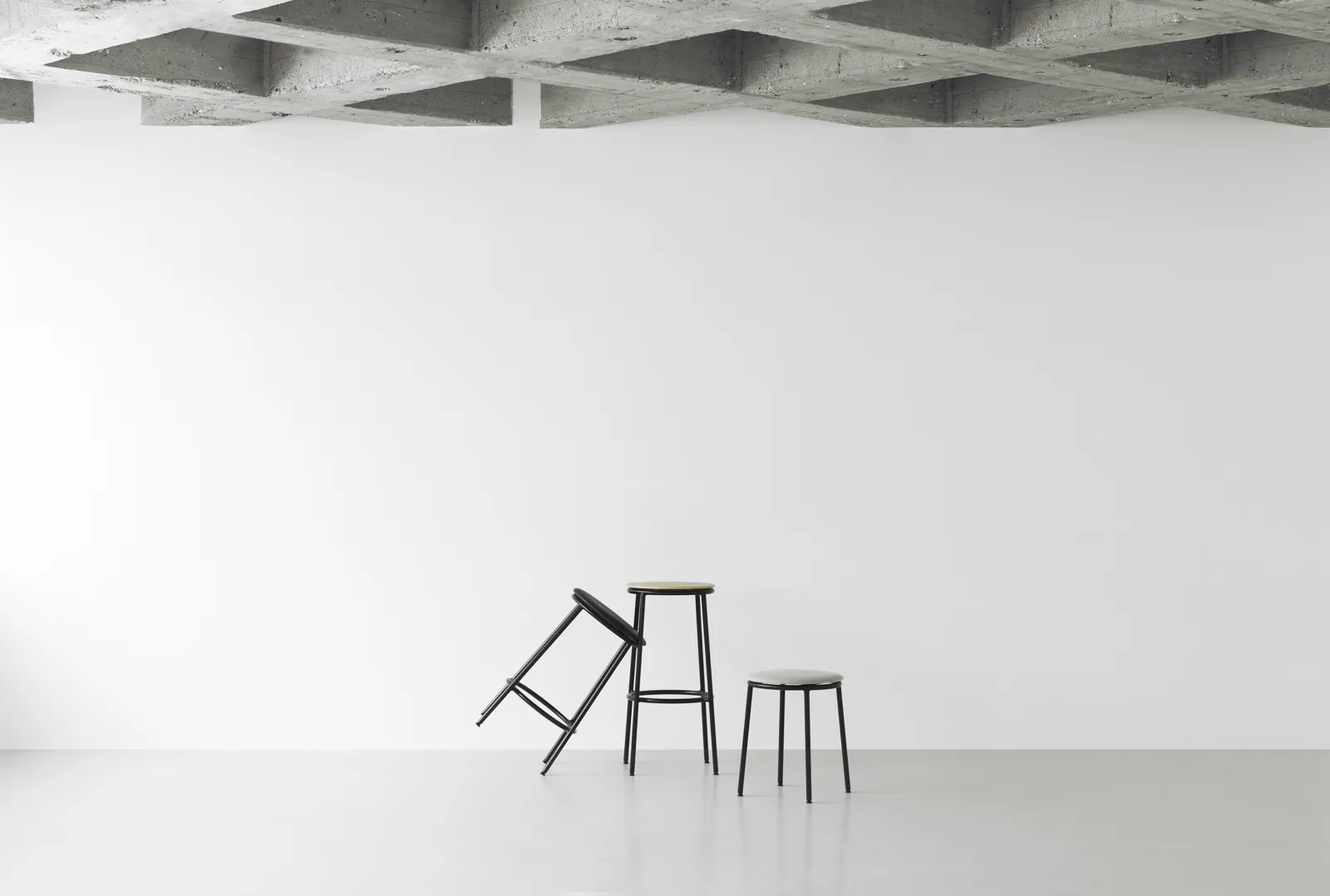 Normann Copenhagen Circa Stool Upholstery Ultra Leather – Bild 6