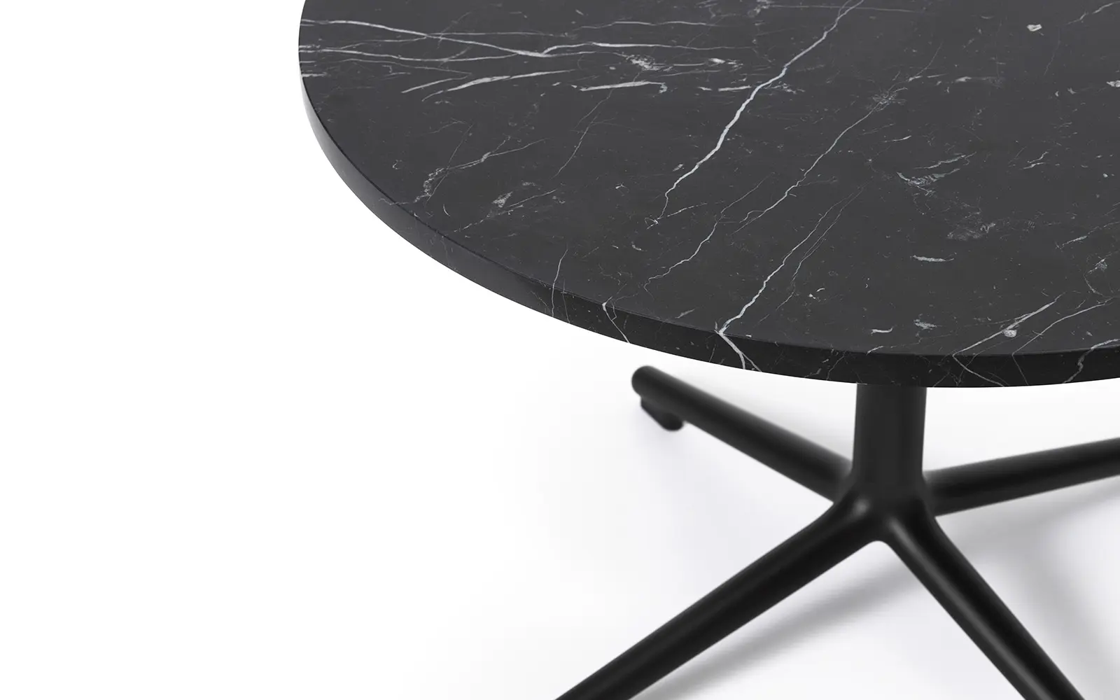 Normann Copenhagen Lunar Couchtisch schwarz alu H40 Ø70 cm marmor schwarz – Bild 2