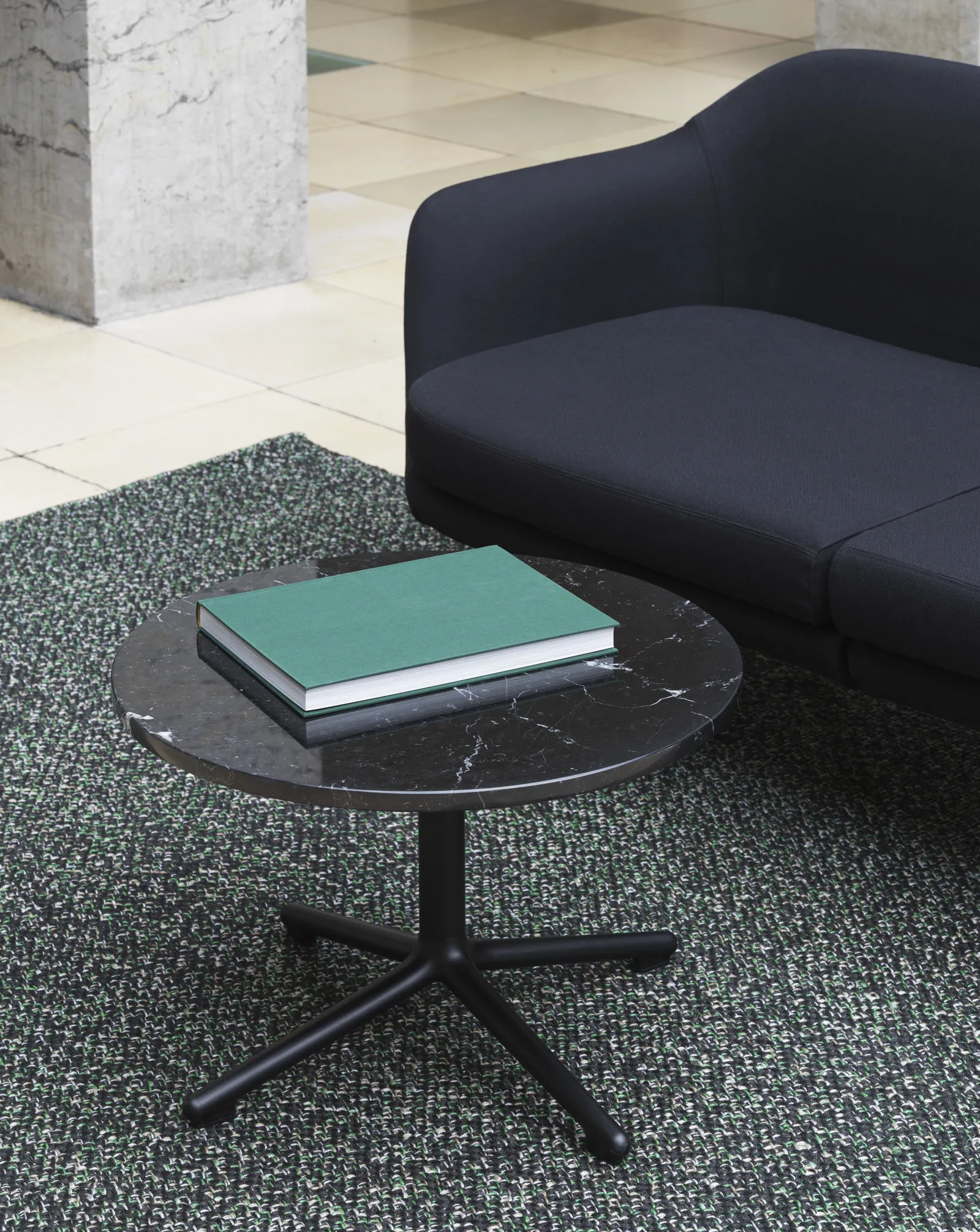 Normann Copenhagen Lunar Couchtisch schwarz alu H40 Ø70 cm marmor schwarz – Bild 7