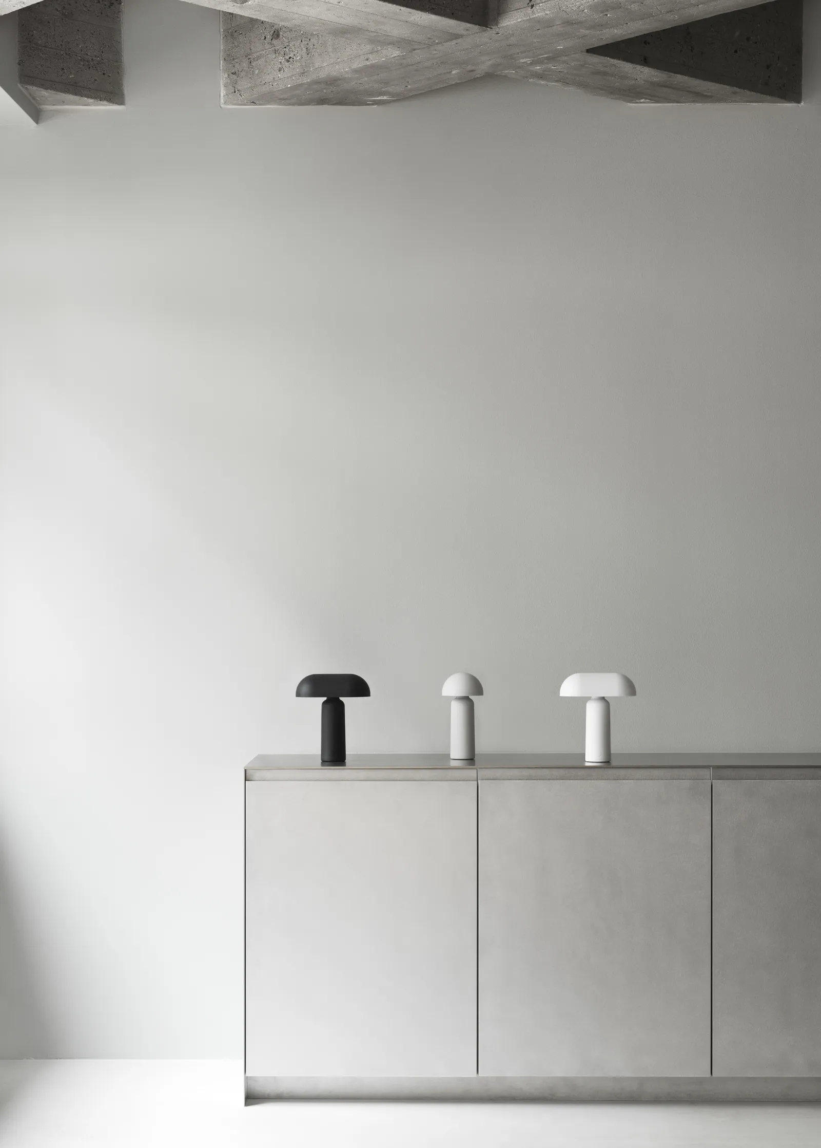 Normann Copenhagen Porta Tischlampe Schwarz – Bild 6