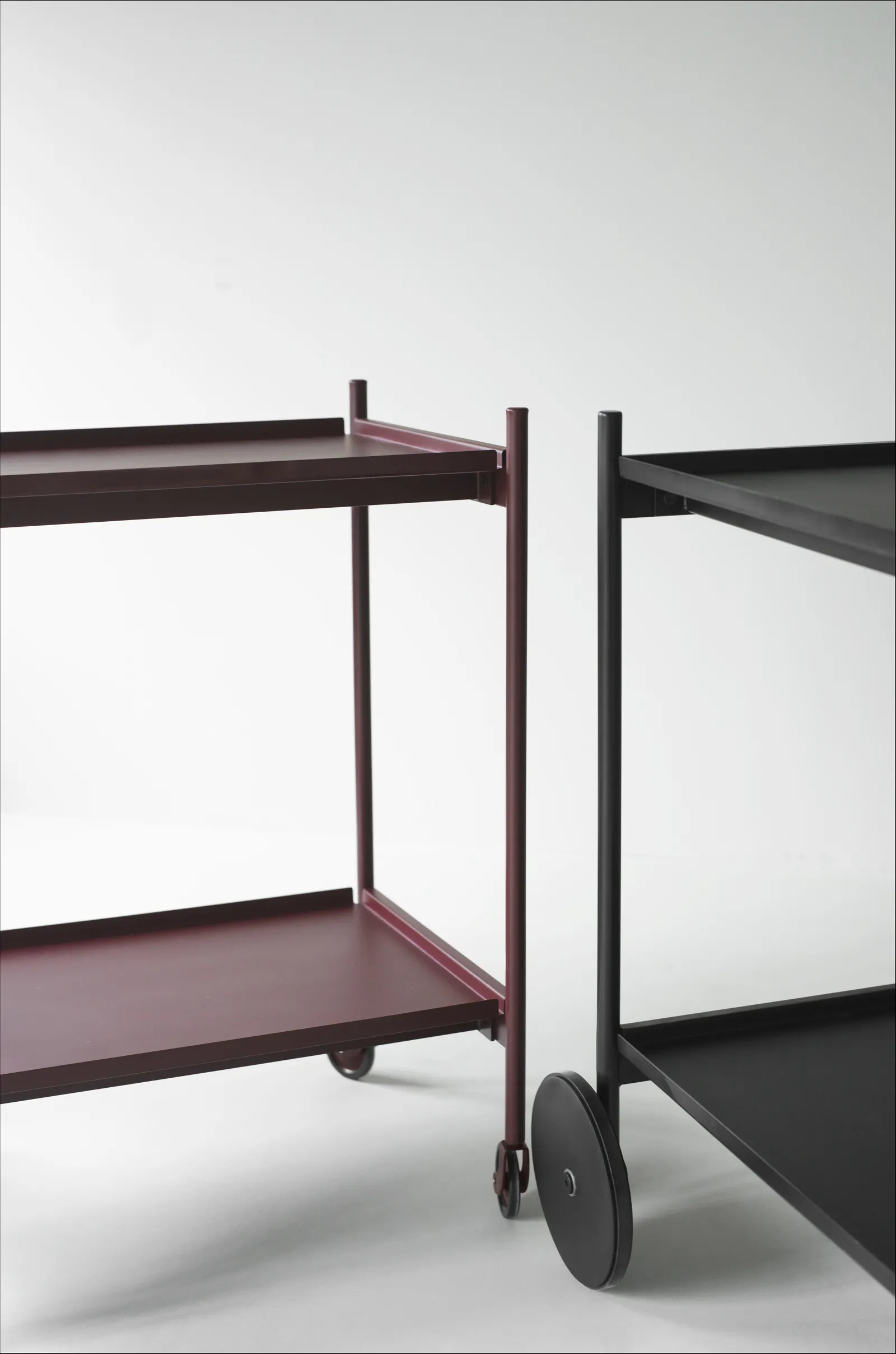 Normann Copenhagen Rul Servierwagen Burgund – Bild 9