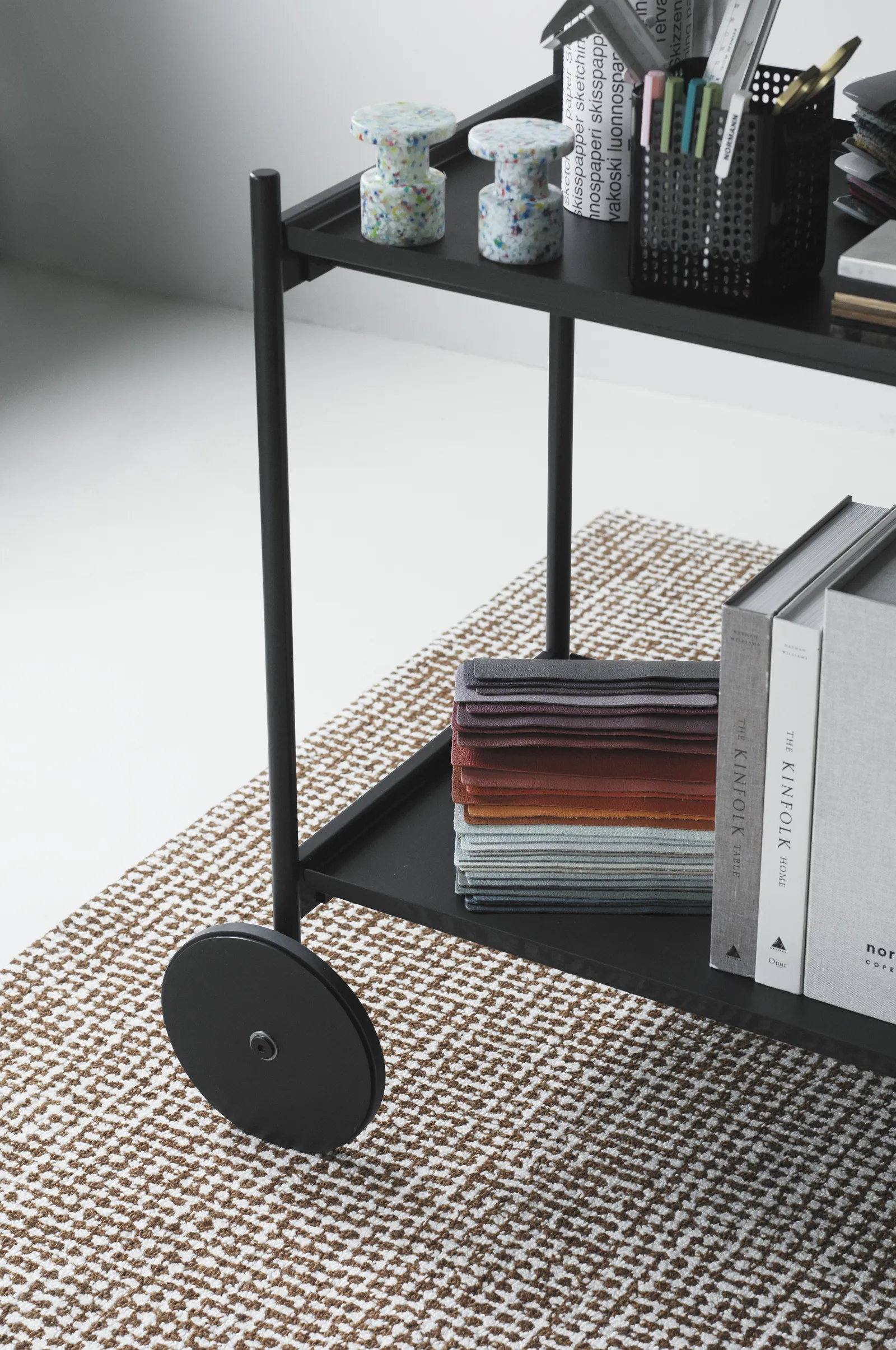 Normann Copenhagen Rul Servierwagen Schwarz – Bild 7