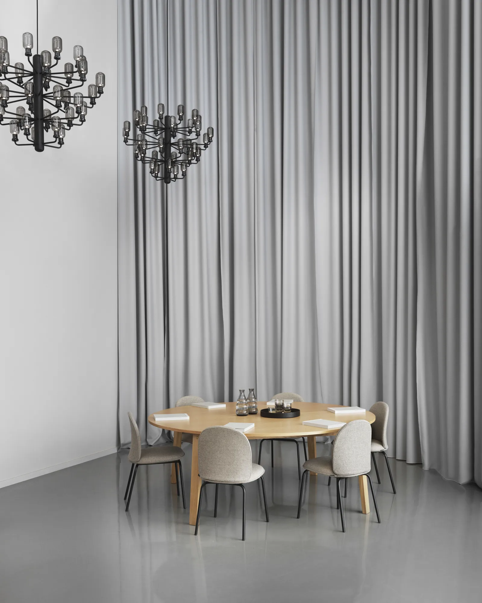 Normann Copenhagen Slice Table Vol. 2 Ø200 cm Oak – Bild 4