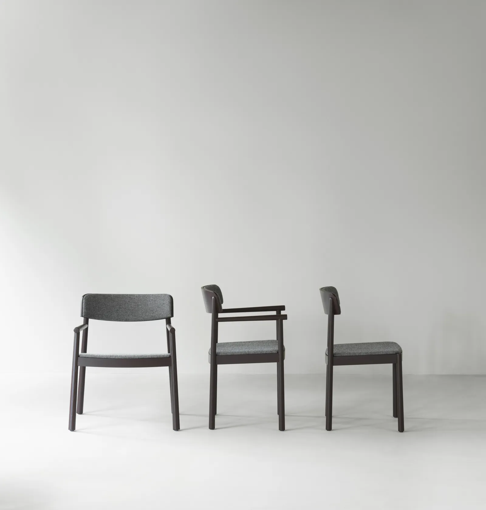 Normann Copenhagen Timb Armchair Upholstery Brown / Hallingdal 368 – Bild 6