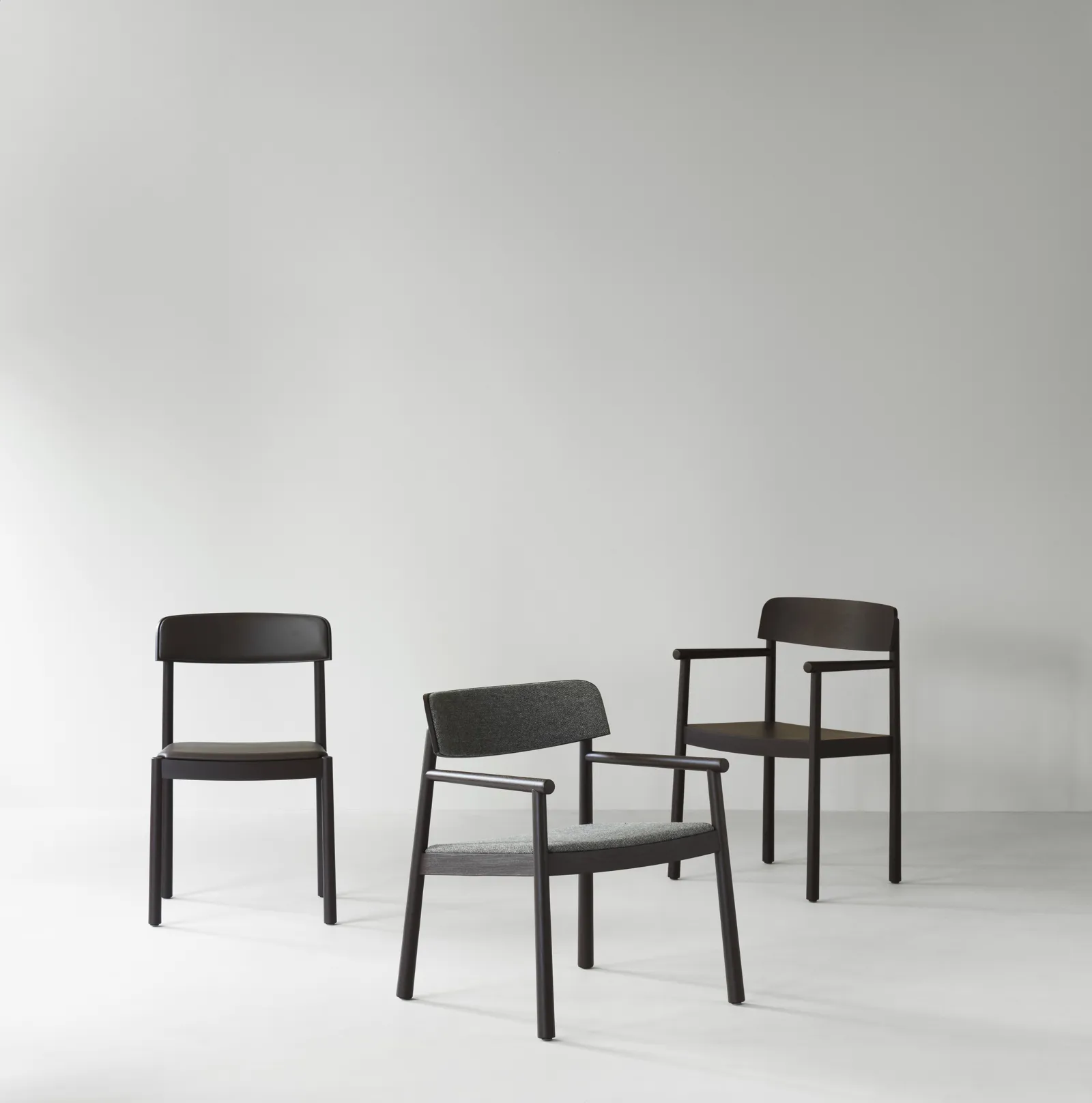 Normann Copenhagen Timb Armstuhl Braun – Bild 4