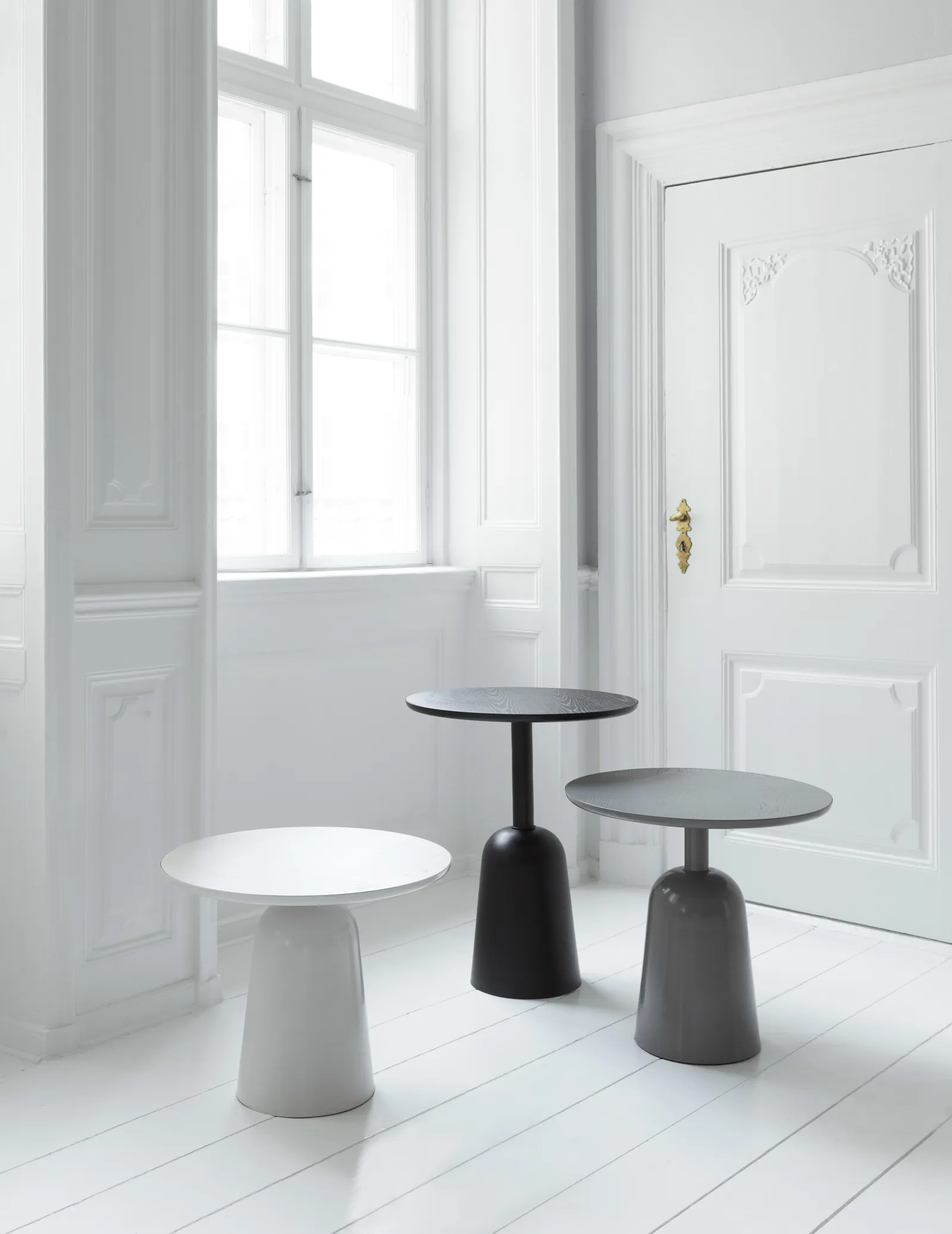 Normann Copenhagen Turn Tisch Ø55 Warmes Grau – Bild 5