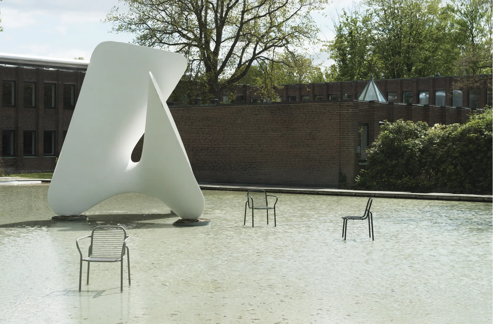 Normann Copenhagen Vig Stuhl Dunkelgrün – Bild 4