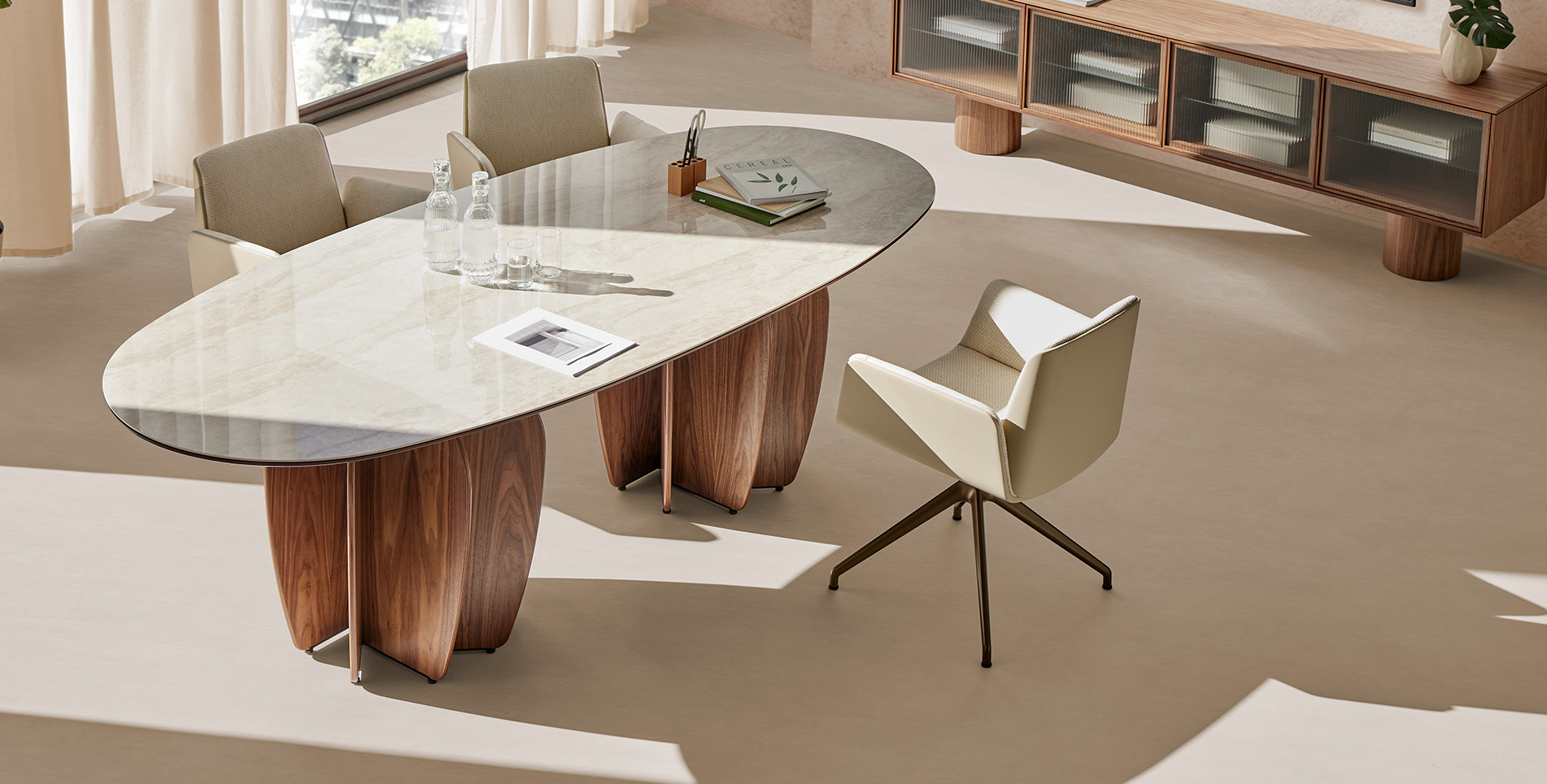Punt HUG FULLY UPHOLSTERED METAL – Bild 3