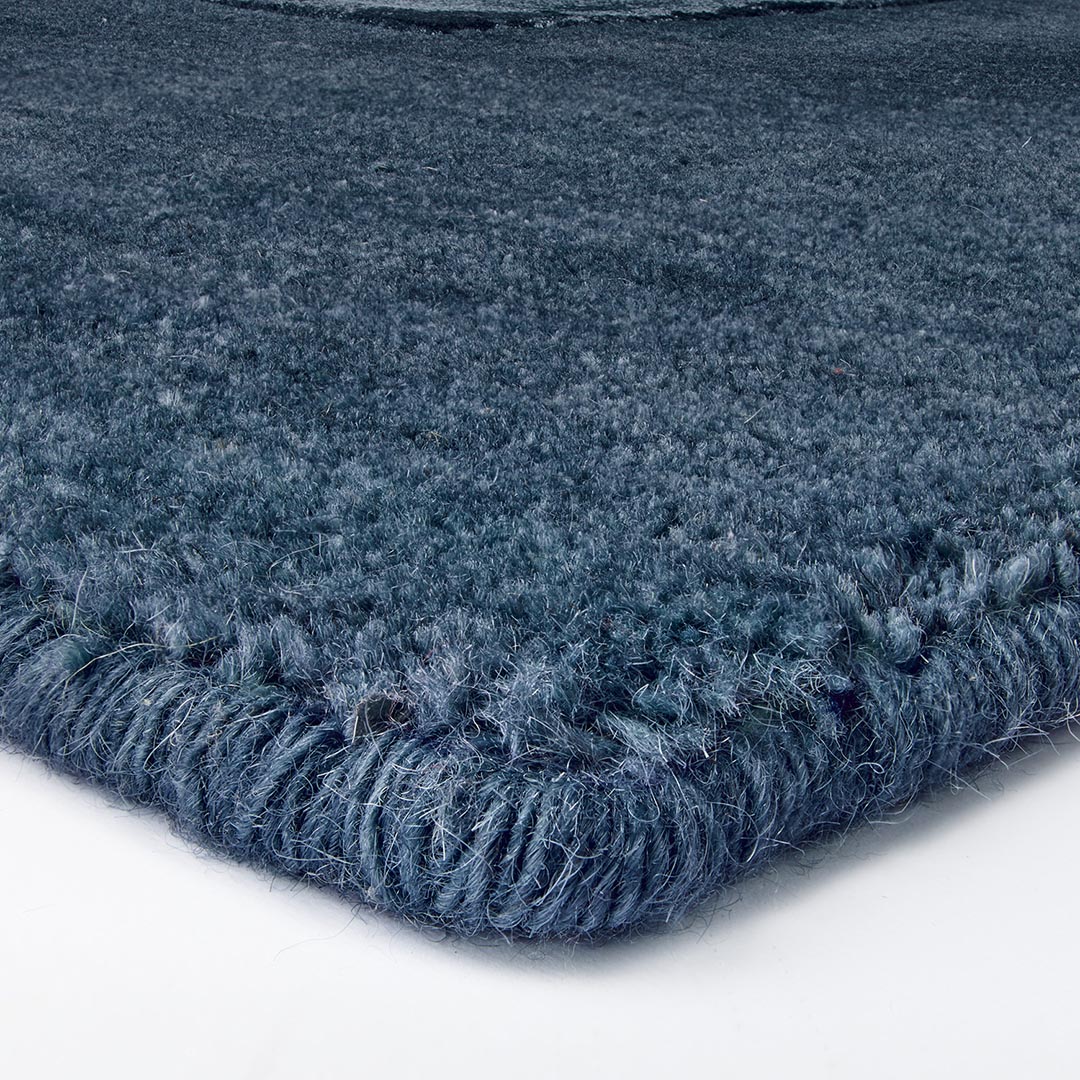 Sitap Brianne Powder Blue: Modern Elegance in a Living Room Carpet – Bild 2